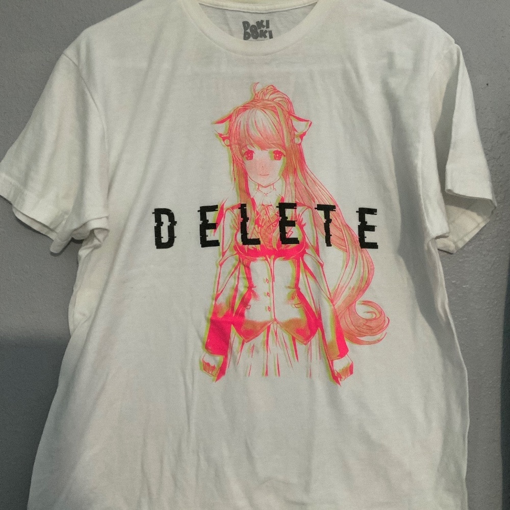 Graphic Tee Shirt, Size L